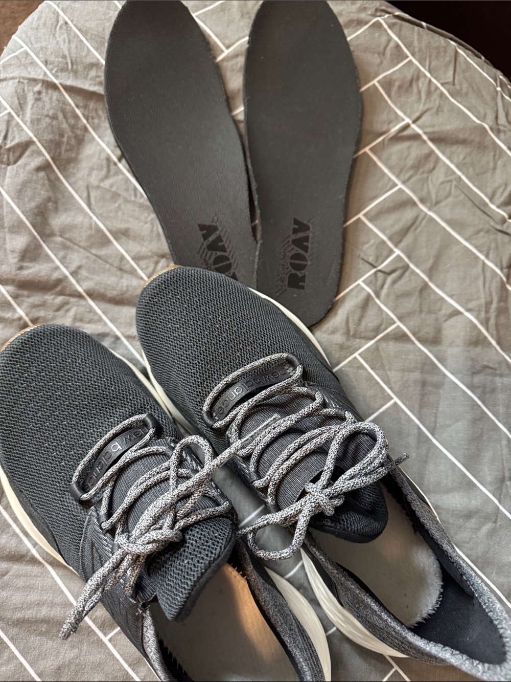 New Balance Fresh Foam Roav- Black and Gray Size 11 - Picture 8 of 8
